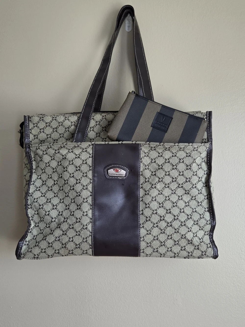 Gloria Vanderbilt Brown and Cream Patterned Tote Bag with Pouch